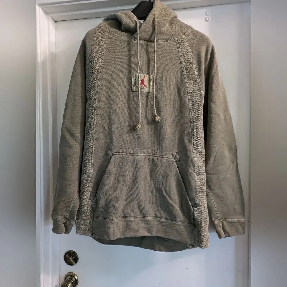 Jordan flight hoodie size small but runs bigger